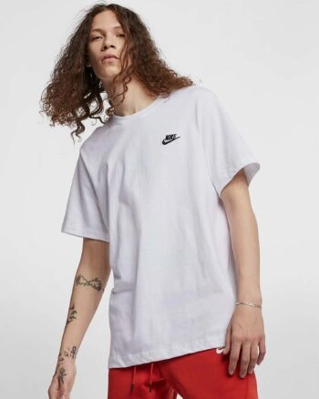 Футболка чоловіча Nike Tee Club Tee AR4997-101 біла