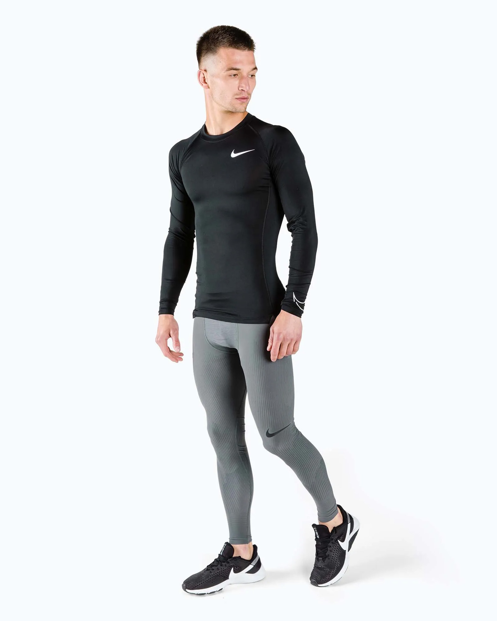 Термофутболка мужская Nike Pro Dri-FIT Long-Sleeve DD1990-010