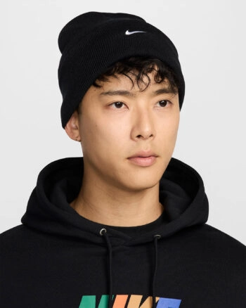 Шапка Nike Peak Swoosh Beanie HF0187-010 чорна