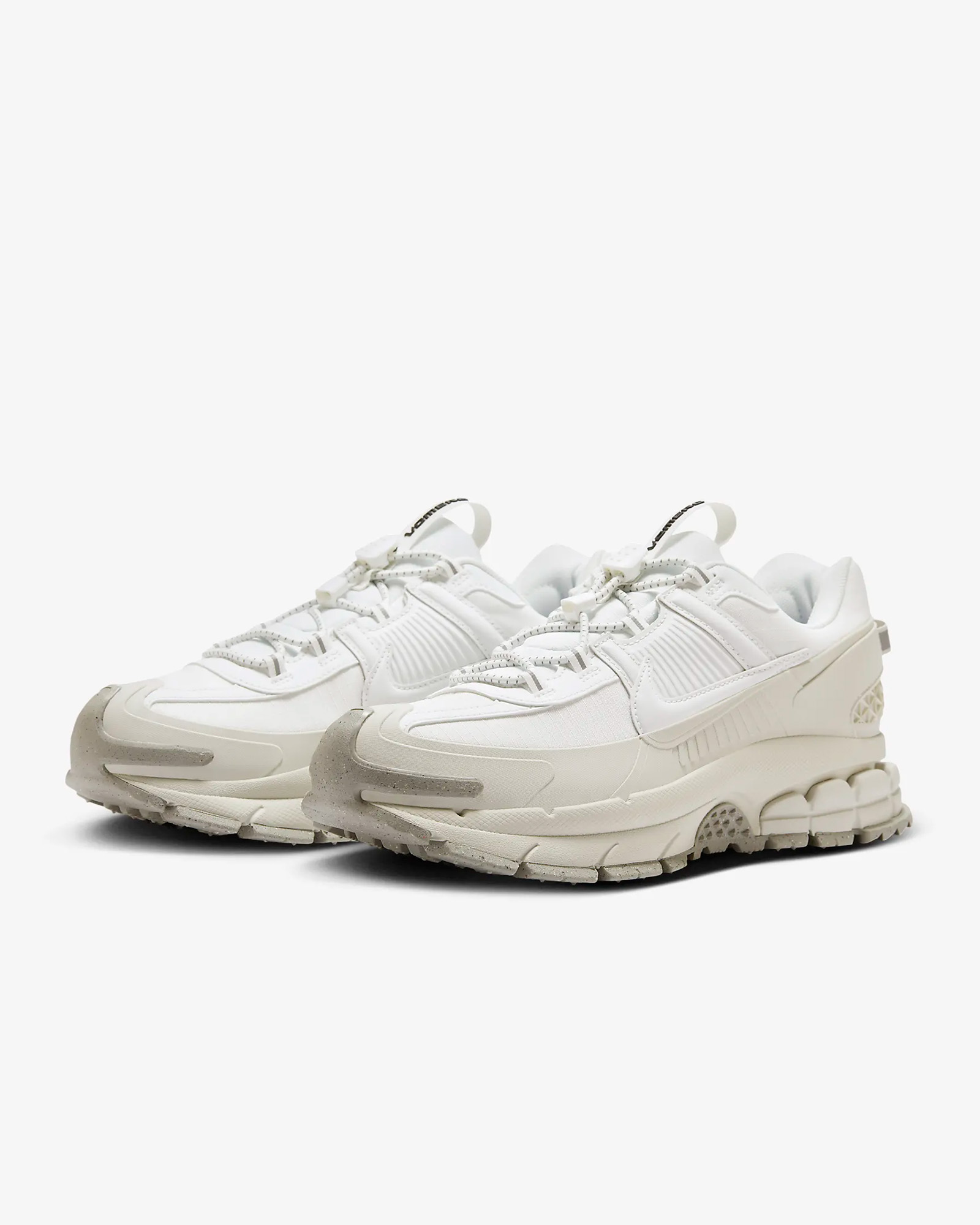 Кросівки чоловічі Nike Zoom Vomero Roam Winterized HV5951-100 зима